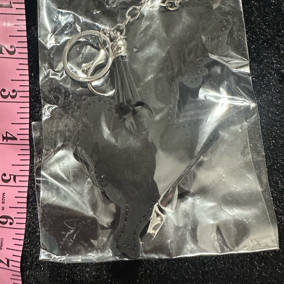 Red Rhinestone Betty Boop Keychain - Picture 3 of 3